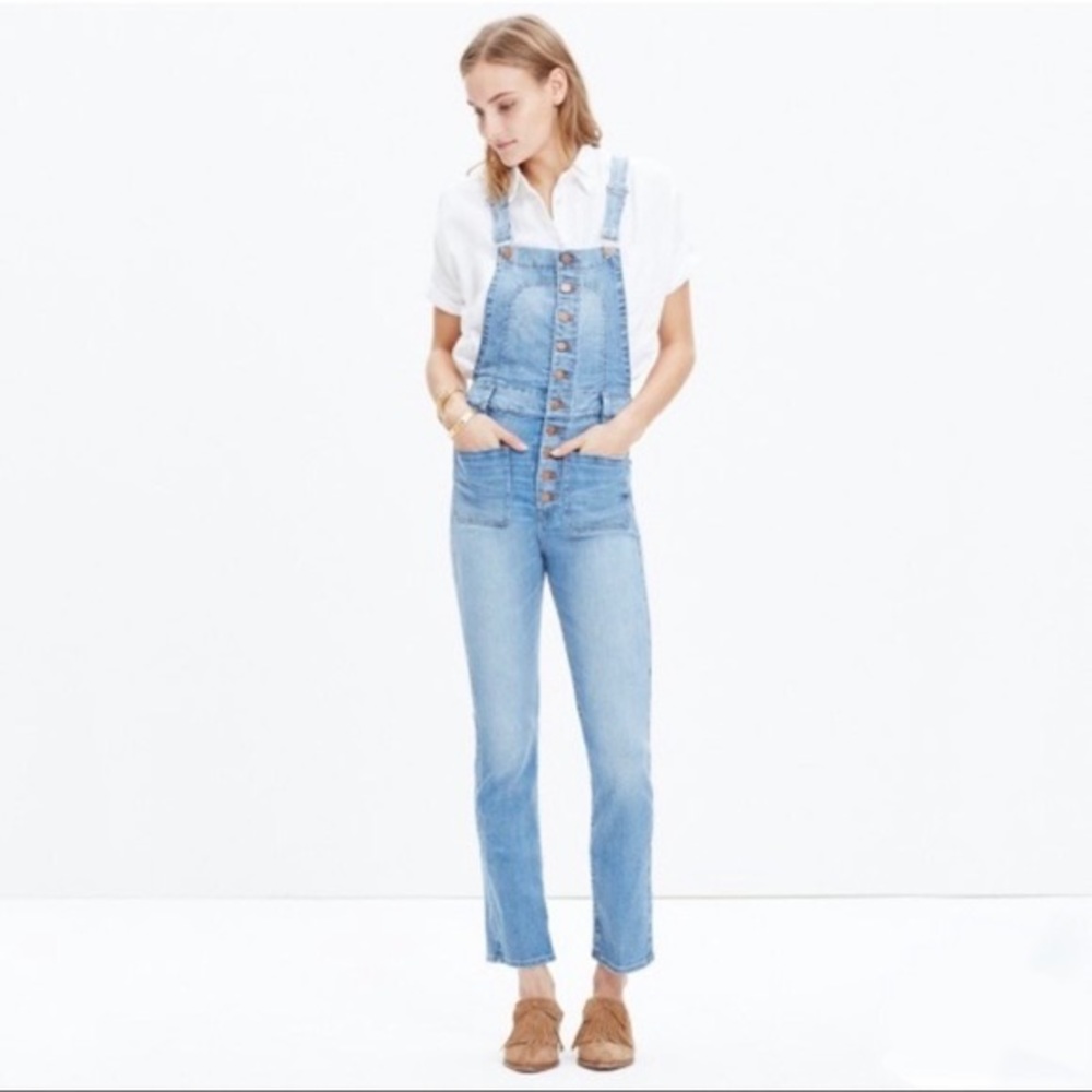Madewell Size Medium Button Front Light Wash Cropped Overalls